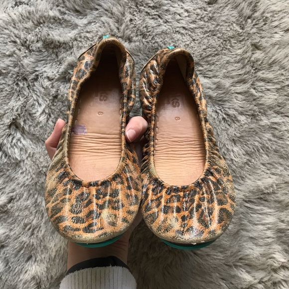 SOLD Leopard Print Tieks Size 8 - Picture 4 of 5